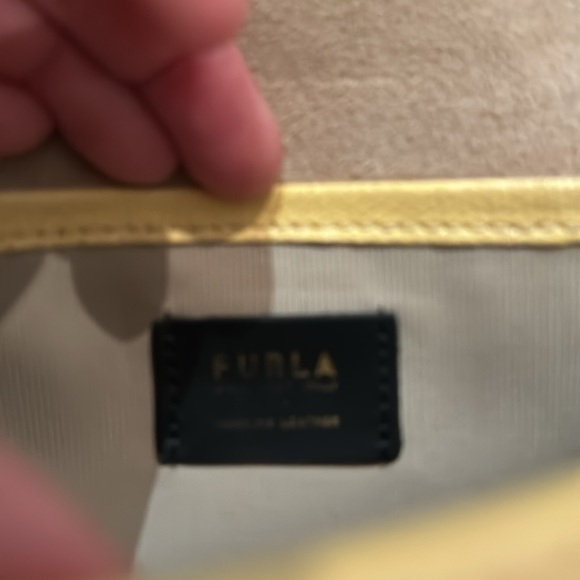 Yellow Furla crossbody handbag with gold chain - Picture 4 of 5